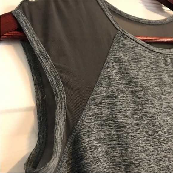 5/$15 Reebok Mesh Panel Tank NWOT - Picture 3 of 8